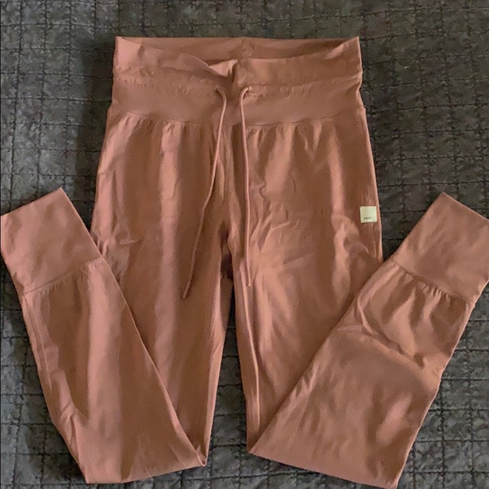 Daily leggings, Vuori, clay color sz medium